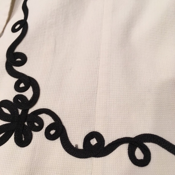 Vintage vest with black scroll design - Picture 5 of 7